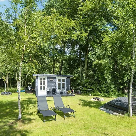 5 Person In Thyholm-by Traum