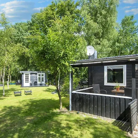 5 Person In Thyholm-by Traum Nyaraló