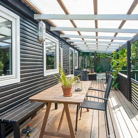 5 Person In Thyholm-by Traum *