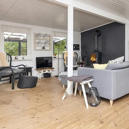 5 Person In Thyholm-by Traum Nyaraló